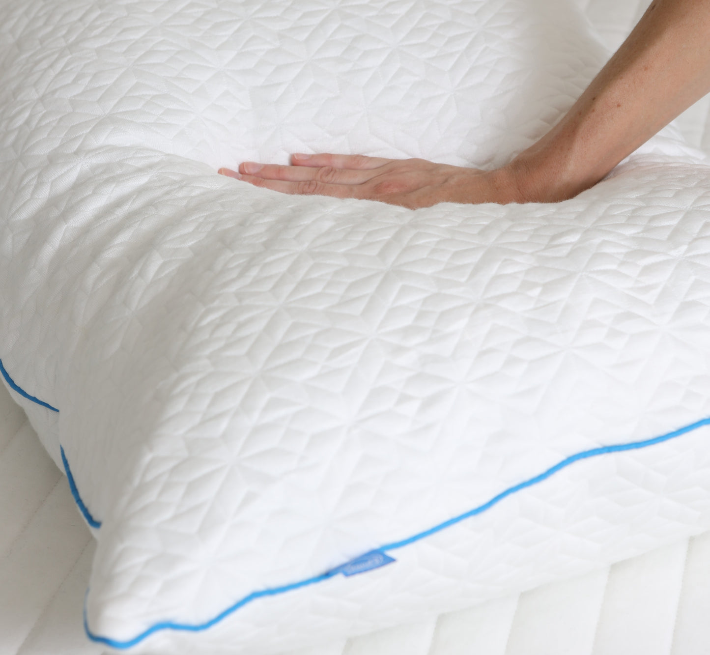 CLOUD 9 PILLOW